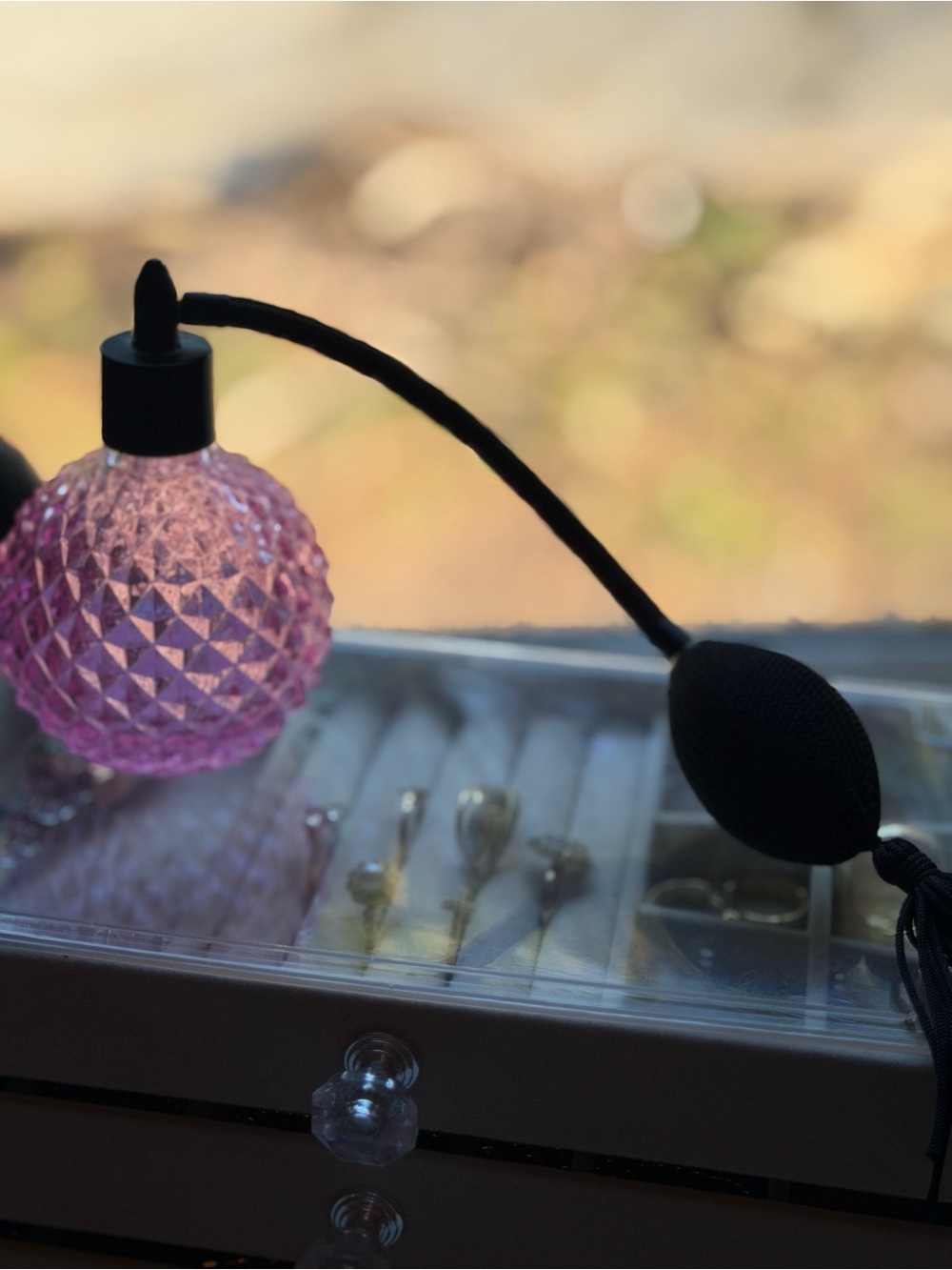 Pink Vintage-Style Atomizer Perfume Spray Bottle